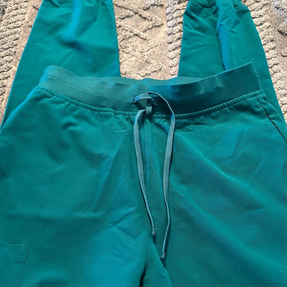 Kelly Green Mandala Scrub Set - Picture 5 of 5